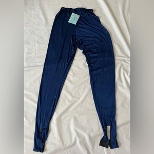 Girls 12/14 dark blue ice-skating tights/ leggings.NWTG